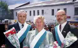   2003